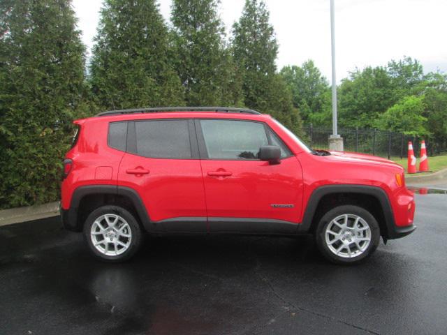 2023 Jeep Renegade RENEGADE LATITUDE 4X4