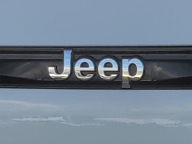 2023 Jeep Grand Cherokee GRAND CHEROKEE LAREDO 4X4