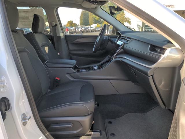 2023 Jeep Grand Cherokee GRAND CHEROKEE LAREDO 4X4