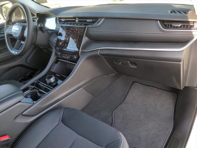 2023 Jeep Grand Cherokee GRAND CHEROKEE LAREDO 4X4