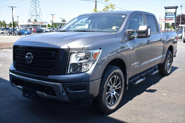 2022 Nissan TITAN Crew Cab SV 4x4