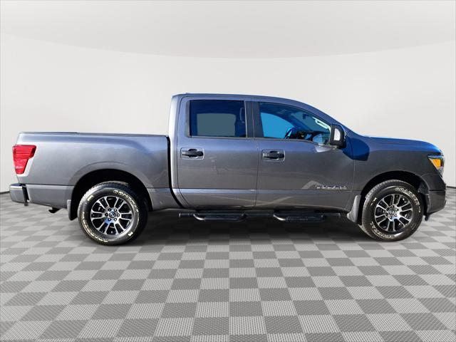 2022 Nissan TITAN Crew Cab SV 4x4