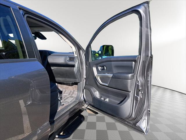 2022 Nissan TITAN Crew Cab SV 4x4