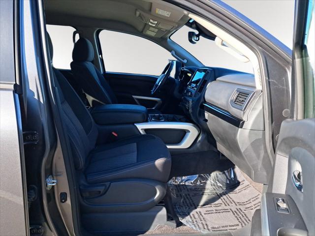 2022 Nissan TITAN Crew Cab SV 4x4