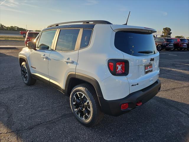 2023 Jeep Renegade RENEGADE TRAILHAWK 4X4