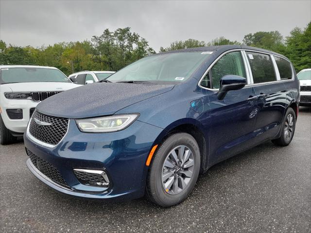 2023 Chrysler Pacifica Plug-In Hybrid PACIFICA PLUG-IN HYBRID TOURING L