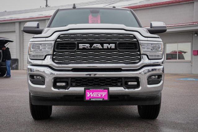 2022 RAM 3500 Limited Mega Cab 4x4 64 Box