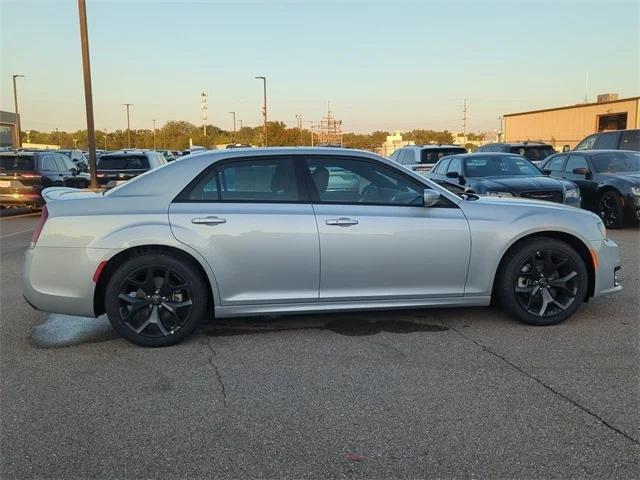 2023 Chrysler Chrysler 300 300S V8