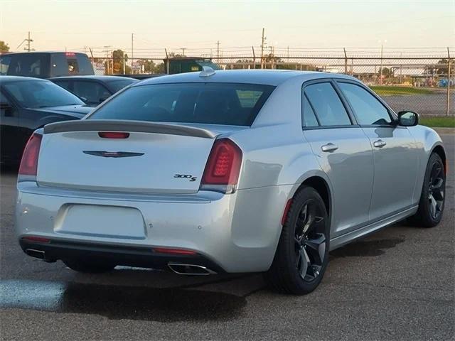 2023 Chrysler Chrysler 300 300S V8