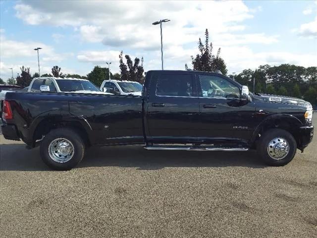 2024 RAM Ram 3500 RAM 3500 LIMITED LONGHORN CREW CAB 4X4 8 BOX