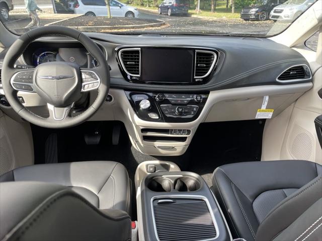 2023 Chrysler Pacifica Plug-In Hybrid PACIFICA PLUG-IN HYBRID TOURING L