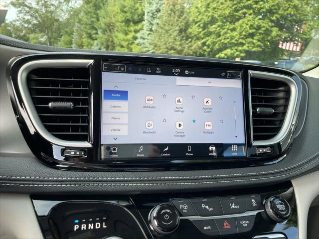 2023 Chrysler Pacifica Plug-In Hybrid PACIFICA PLUG-IN HYBRID TOURING L