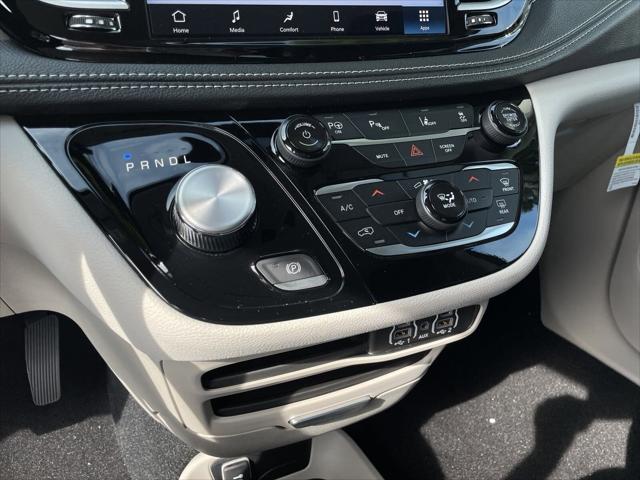 2023 Chrysler Pacifica Plug-In Hybrid PACIFICA PLUG-IN HYBRID TOURING L