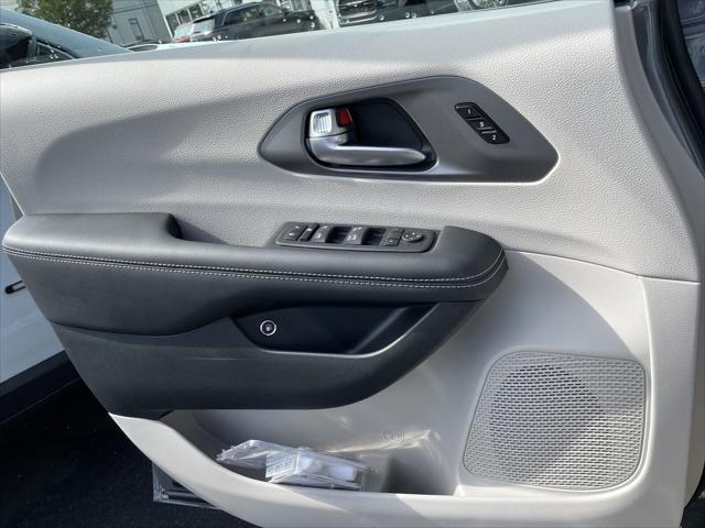 2023 Chrysler Pacifica Plug-In Hybrid PACIFICA PLUG-IN HYBRID TOURING L