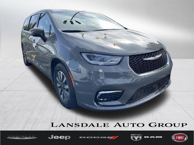 2023 Chrysler Pacifica Plug-In Hybrid PACIFICA PLUG-IN HYBRID TOURING L