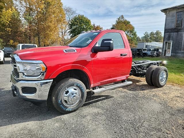 2024 RAM Ram 3500 Chassis Cab RAM 3500 TRADESMAN CHASSIS REGULAR CAB 4X4 60 CA 2024 RAM Ram 3500 Chassis Cab RAM 3500 TRADESMAN CHASSIS REGULAR CAB 4X4 60 CA