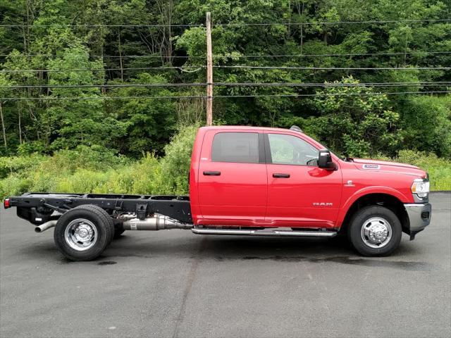 2024 RAM Ram 3500 Chassis Cab RAM 3500 SLT CREW CAB CHASSIS 4X4 60 CA