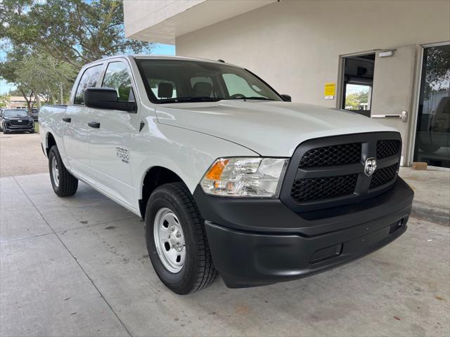 2023 RAM Ram 1500 Classic RAM 1500 CLASSIC TRADESMAN CREW CAB 4X4 57 BOX