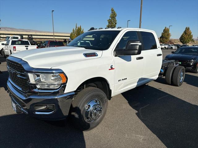 2024 RAM Ram 3500 Chassis Cab RAM 3500 SLT CREW CAB CHASSIS 4X4 60 CA