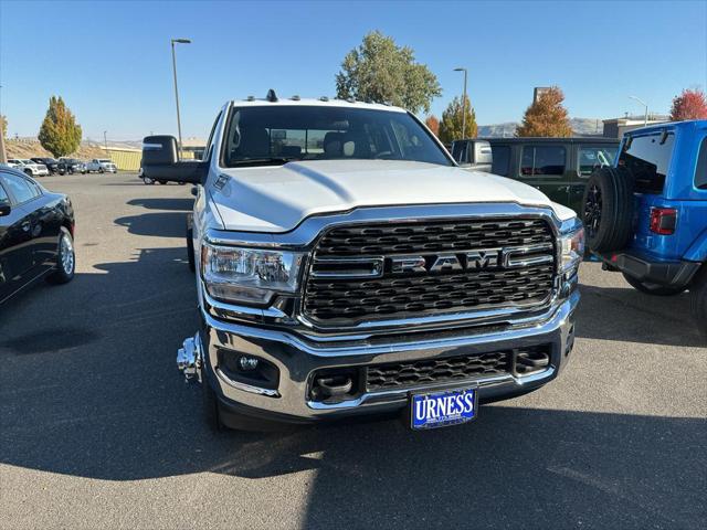 2024 RAM Ram 3500 Chassis Cab RAM 3500 SLT CREW CAB CHASSIS 4X4 60 CA