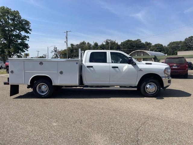 2023 RAM Ram 3500 Chassis Cab RAM 3500 TRADESMAN CREW CAB CHASSIS 4X4 60 CA