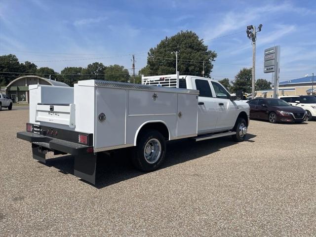 2023 RAM Ram 3500 Chassis Cab RAM 3500 TRADESMAN CREW CAB CHASSIS 4X4 60 CA