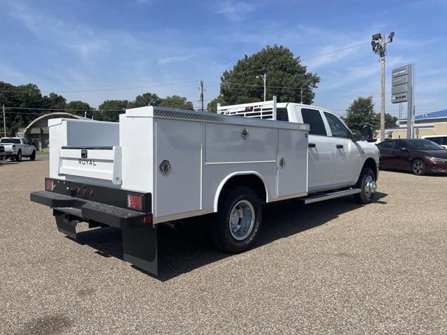 2023 RAM Ram 3500 Chassis Cab RAM 3500 TRADESMAN CREW CAB CHASSIS 4X4 60 CA