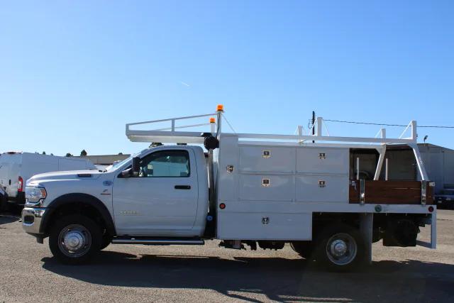 2022 RAM Ram 5500 Chassis Cab RAM 5500 TRADESMAN CHASSIS REGULAR CAB 4X2 84 CA 2022 RAM Ram 5500 Chassis Cab RAM 5500 TRADESMAN CHASSIS REGULAR CAB 4X2 84 CA