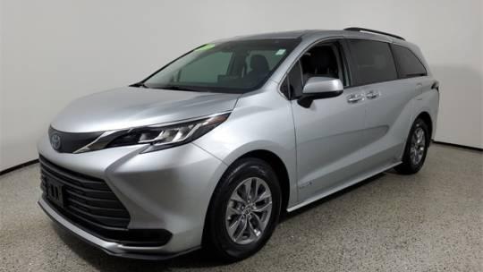 2021 Toyota Sienna LE
