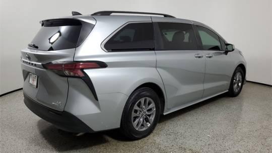2021 Toyota Sienna LE