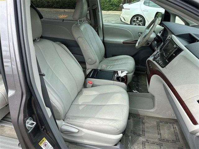 2011 Toyota Sienna XLE V6
