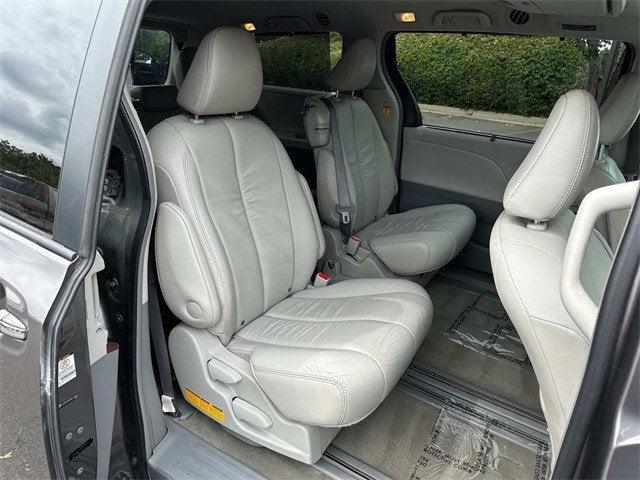 2011 Toyota Sienna XLE V6