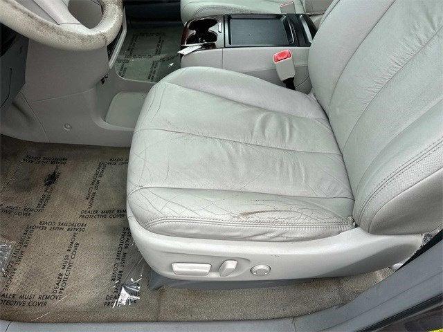 2011 Toyota Sienna XLE V6