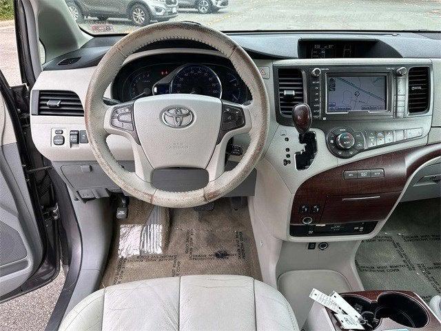 2011 Toyota Sienna XLE V6