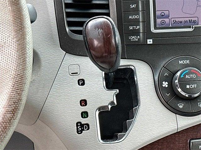2011 Toyota Sienna XLE V6