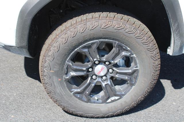 2023 GMC Canyon 4WD Crew Cab Short Box Elevation