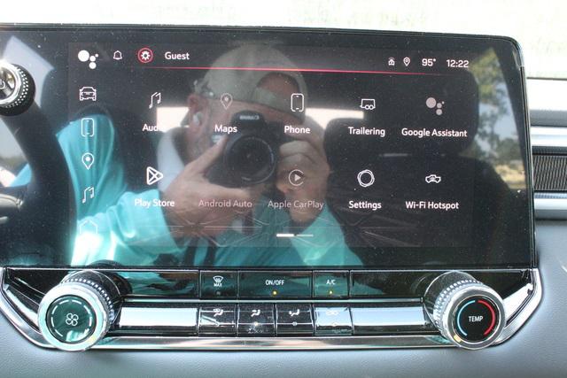 2023 GMC Canyon 4WD Crew Cab Short Box Elevation
