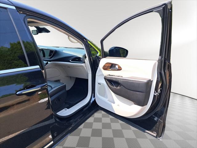 2022 Chrysler Pacifica Hybrid Limited