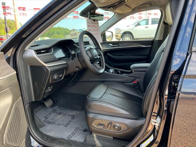 2023 Jeep Grand Cherokee Limited 4x2
