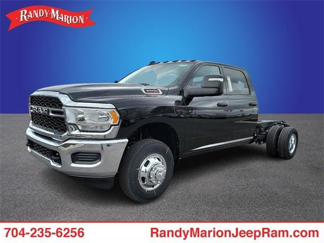 2024 RAM Ram 3500 Chassis Cab RAM 3500 TRADESMAN CREW CAB CHASSIS 4X4 60 CA