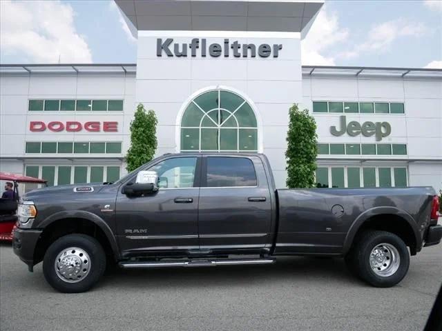 2024 RAM Ram 3500 RAM 3500 LIMITED CREW CAB 4X4 8 BOX