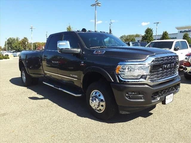 2024 RAM Ram 3500 RAM 3500 LIMITED CREW CAB 4X4 8 BOX