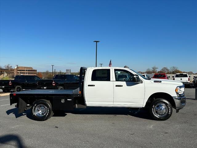 2024 RAM Ram 3500 Chassis Cab RAM 3500 TRADESMAN CREW CAB CHASSIS 4X4 60 CA