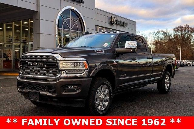 2024 RAM Ram 3500 RAM 3500 LIMITED CREW CAB 4X4 8 BOX