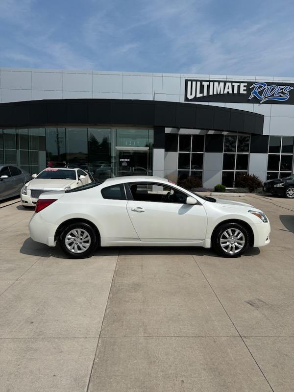 2013 Nissan Altima 2.5 S for sale in Neenah, WI
