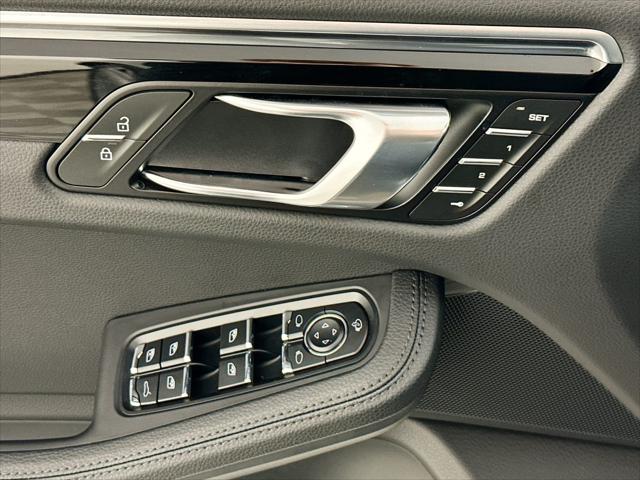2024 Porsche Macan Unknown
