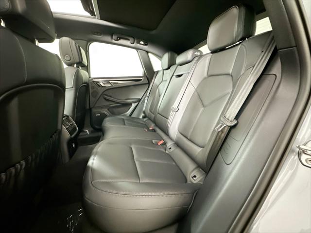 2024 Porsche Macan Unknown
