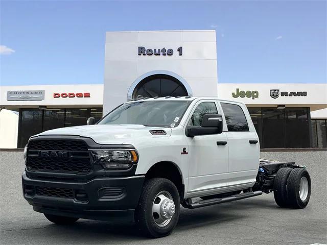 2023 RAM Ram 3500 Chassis Cab RAM 3500 TRADESMAN CREW CAB CHASSIS 4X4 60 CA