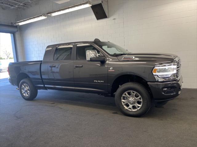 2024 RAM Ram 3500 RAM 3500 LARAMIE MEGA CAB 4X4 64 BOX