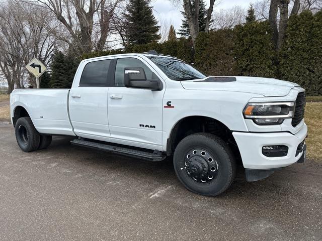 2024 RAM Ram 3500 RAM 3500 LARAMIE CREW CAB 4X4 8 BOX